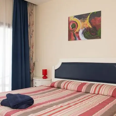 Hotel Royal Blue & 4*